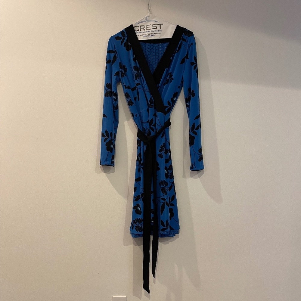 WHBM blue and black reversible floral wrap dress